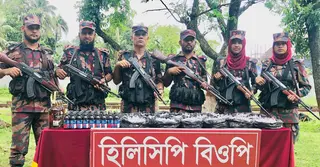 হিলি সীমান্তে ১৩ লাখ টাকার মাদক উদ্ধার বিজিবির